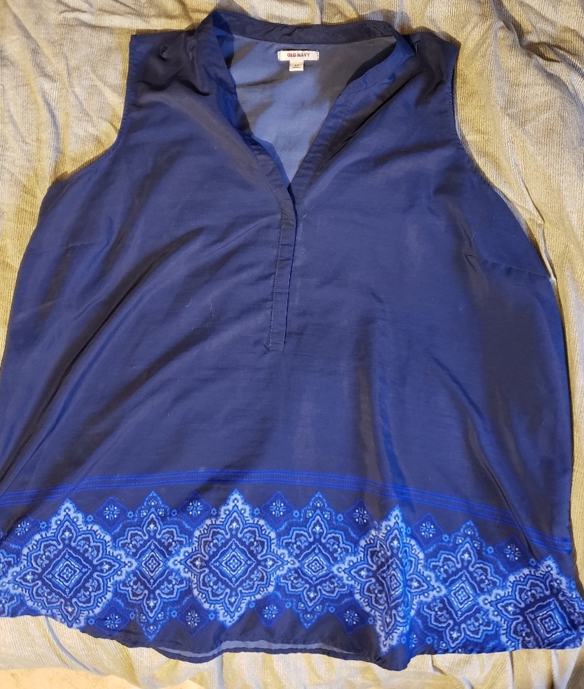 ● Old Navy  womans tank top ●